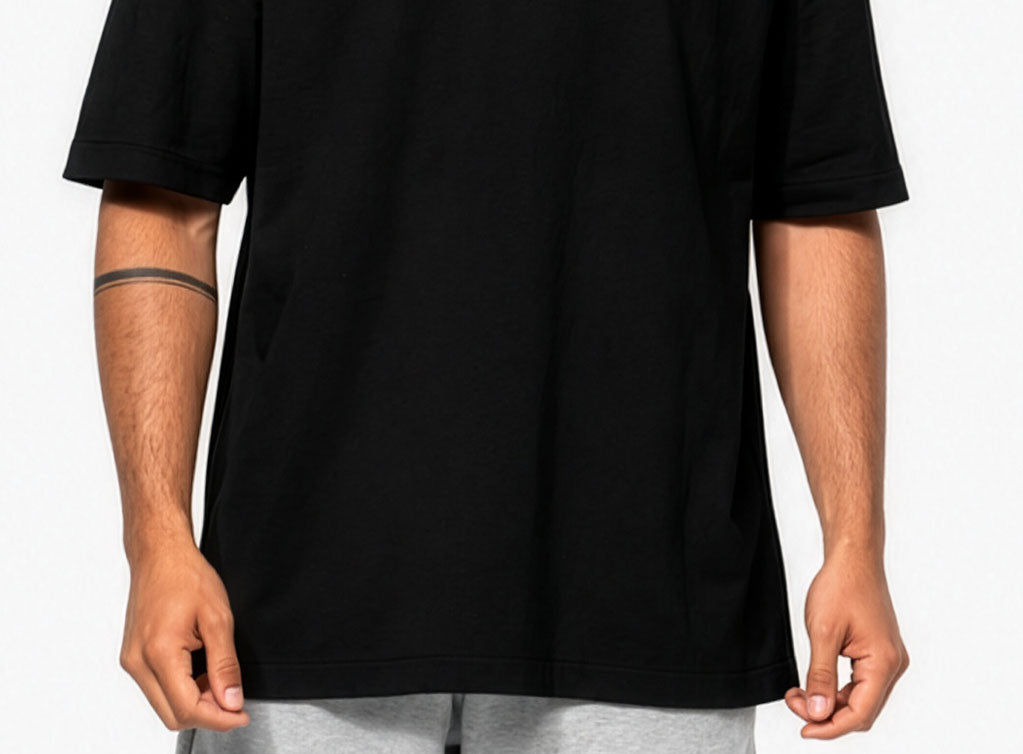 Oversized heavyweight cotton UN_VIRAL t-shirt front view showing relaxed fit and dropped shoulders